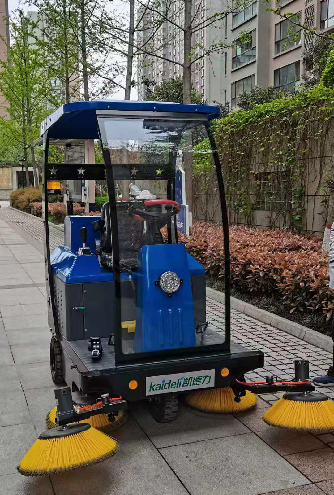電動(dòng)掃地車常見故障的原因分析與處理！